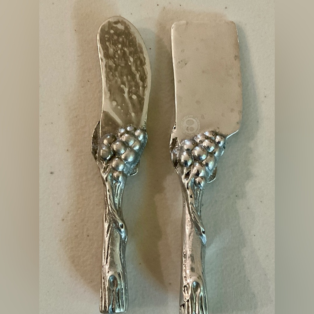 Arthur Court designs “Silver” Grapevine Spreaders cheese knife knives pair two